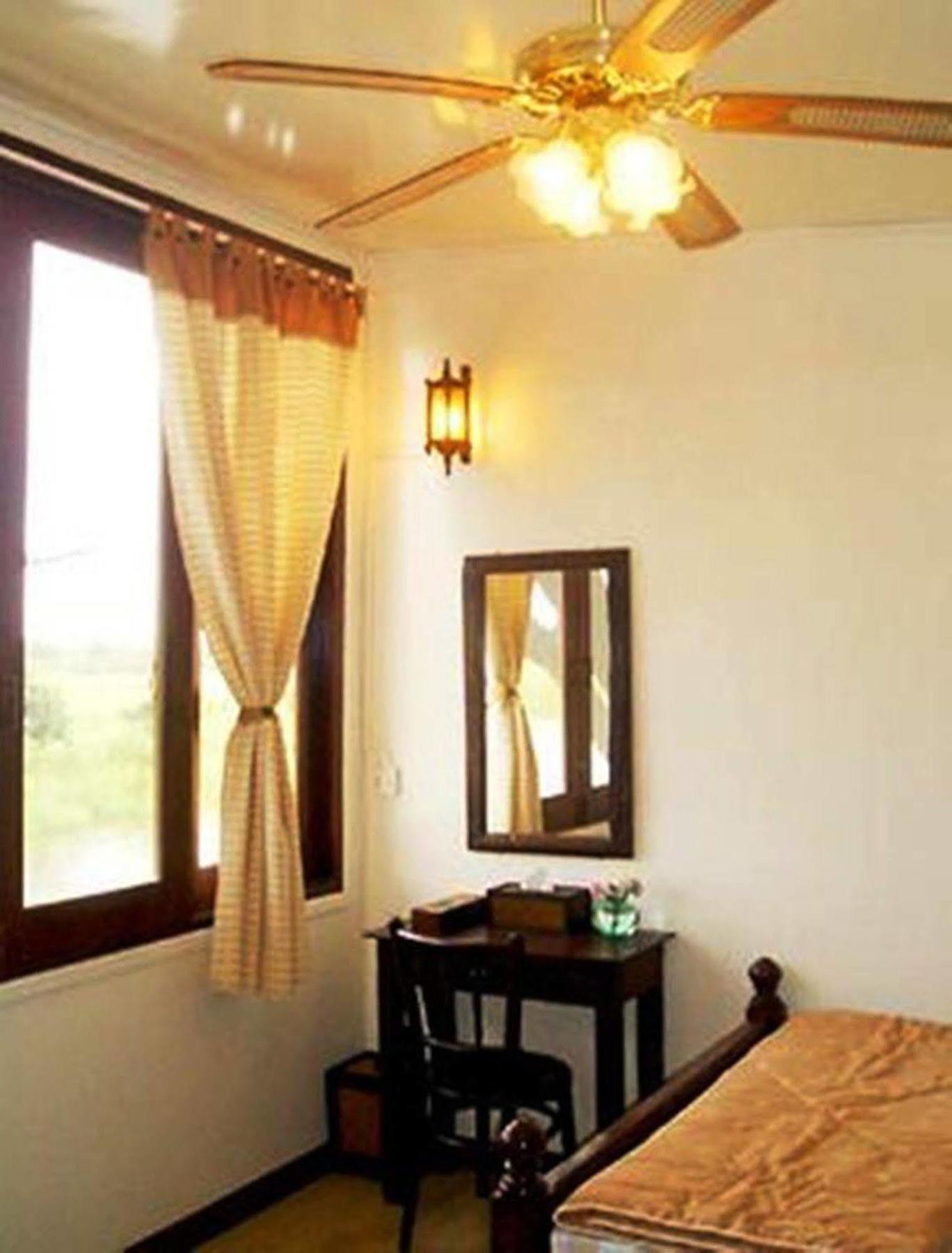 Yha Bangkok Airport Hostel Bang Phli Luaran gambar