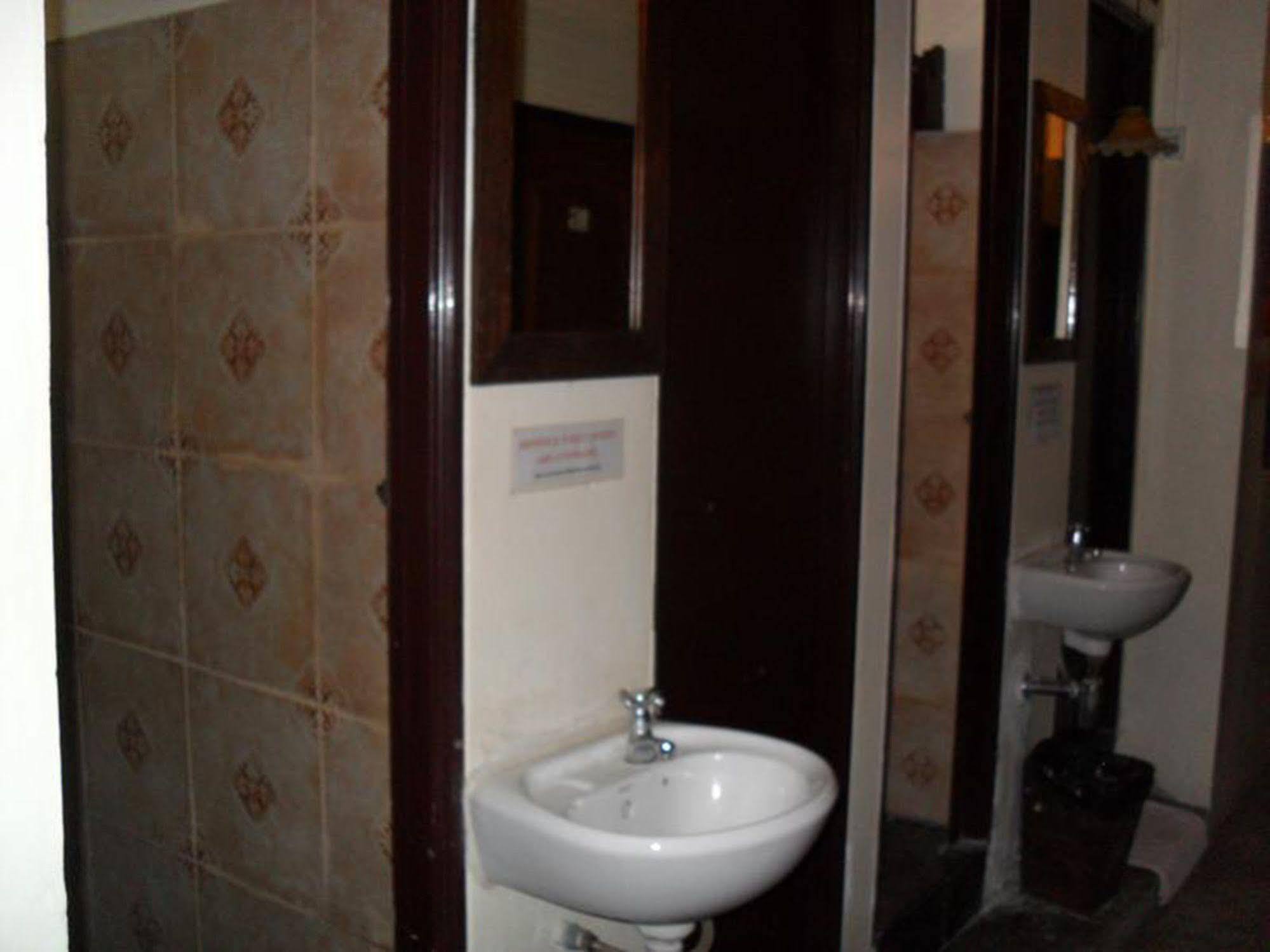 Yha Bangkok Airport Hostel Bang Phli Luaran gambar