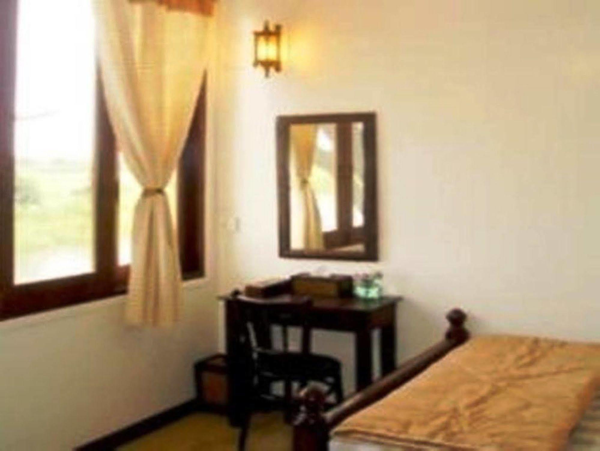 Yha Bangkok Airport Hostel Bang Phli Luaran gambar