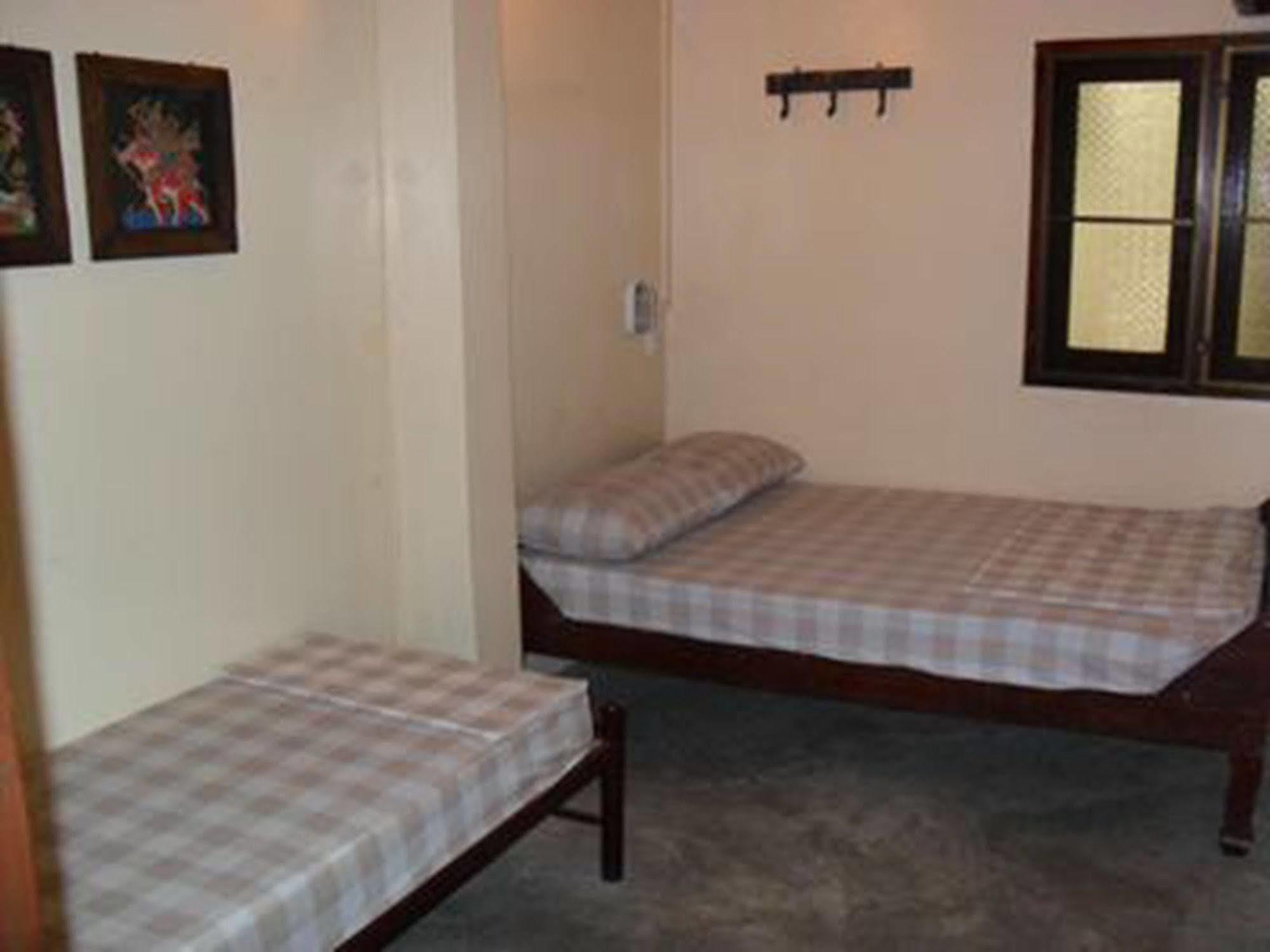 Yha Bangkok Airport Hostel Bang Phli Luaran gambar