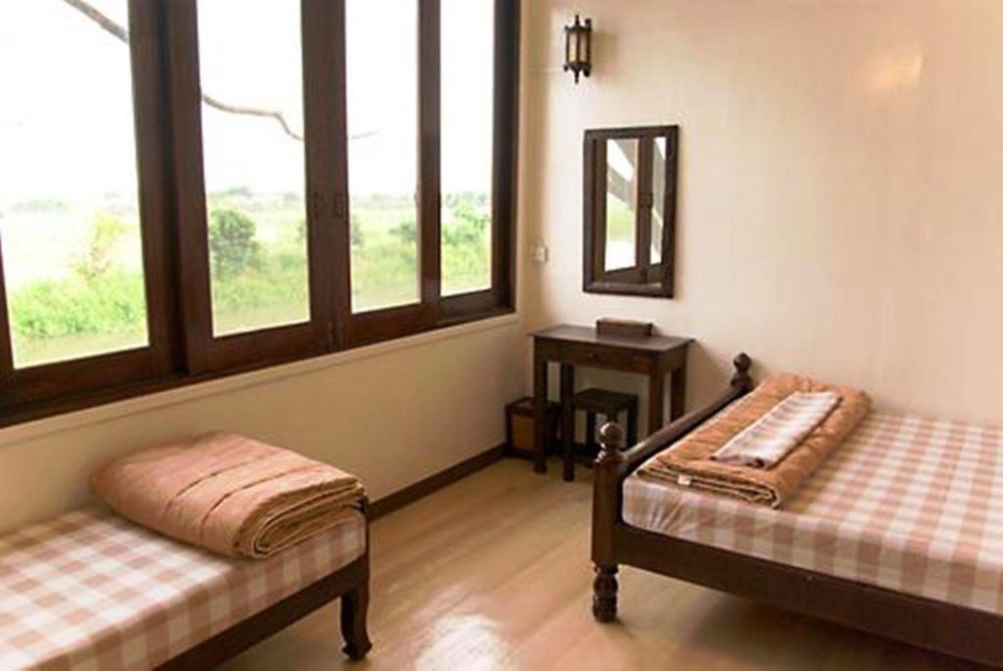 Yha Bangkok Airport Hostel Bang Phli Luaran gambar